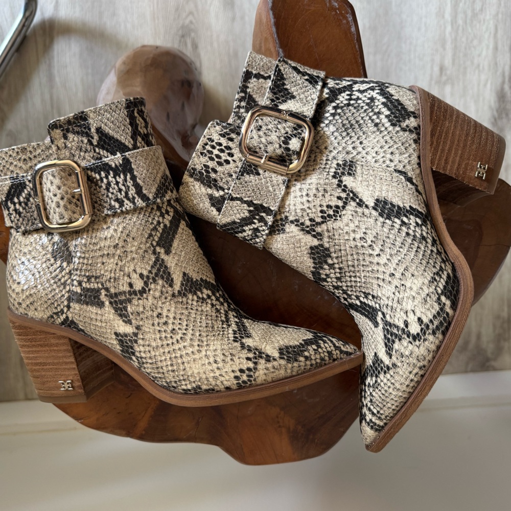 SAM EDELMAN Leonia Snakeskin Embossed Leather Booties Beige & Grey Pointed Toe 5 - Picture 9 of 11